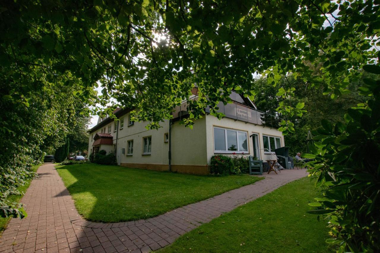 Gasthaus Zum Frohsinn Bosau Extérieur photo